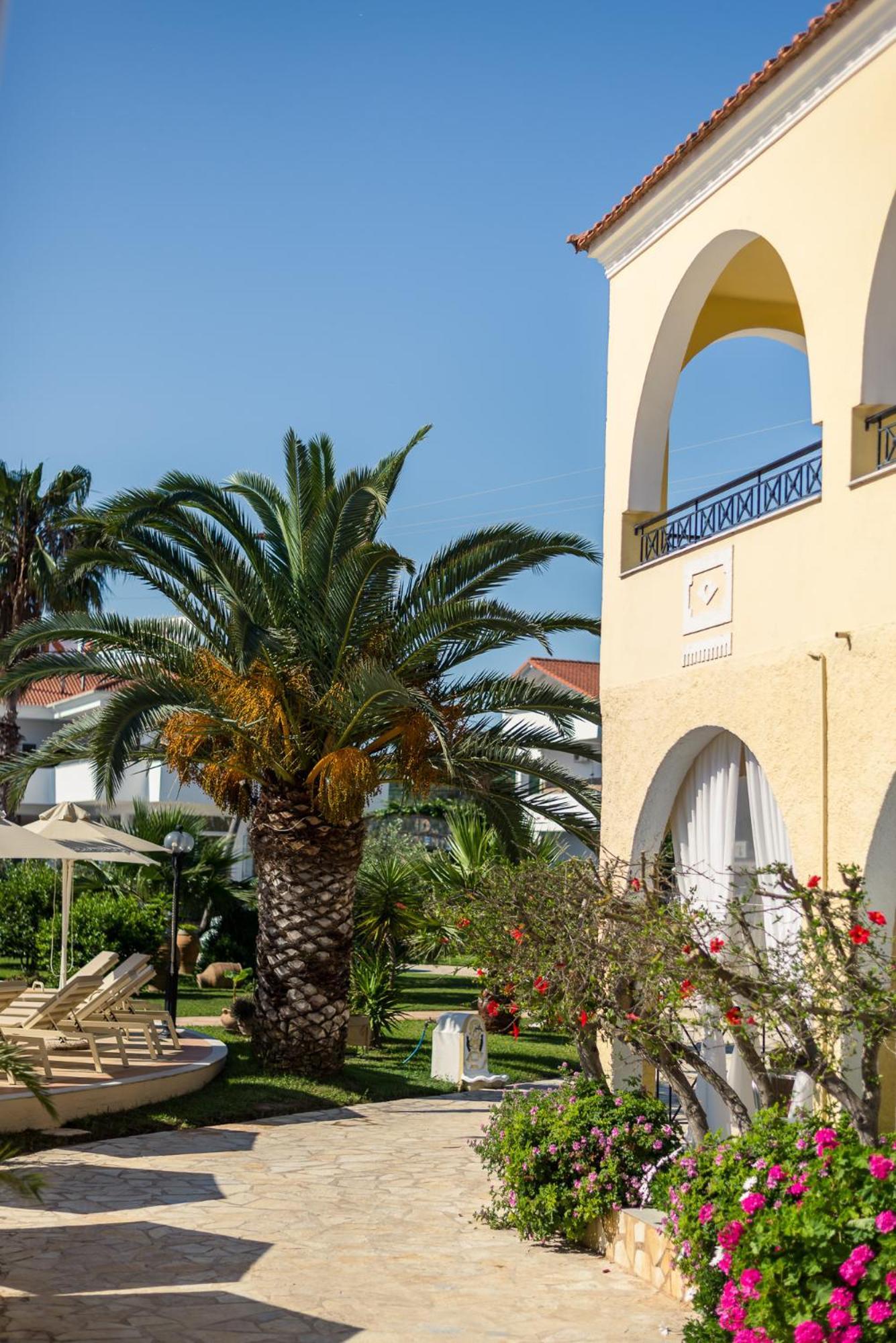 Konstantina Apartments Kávos Dış mekan fotoğraf