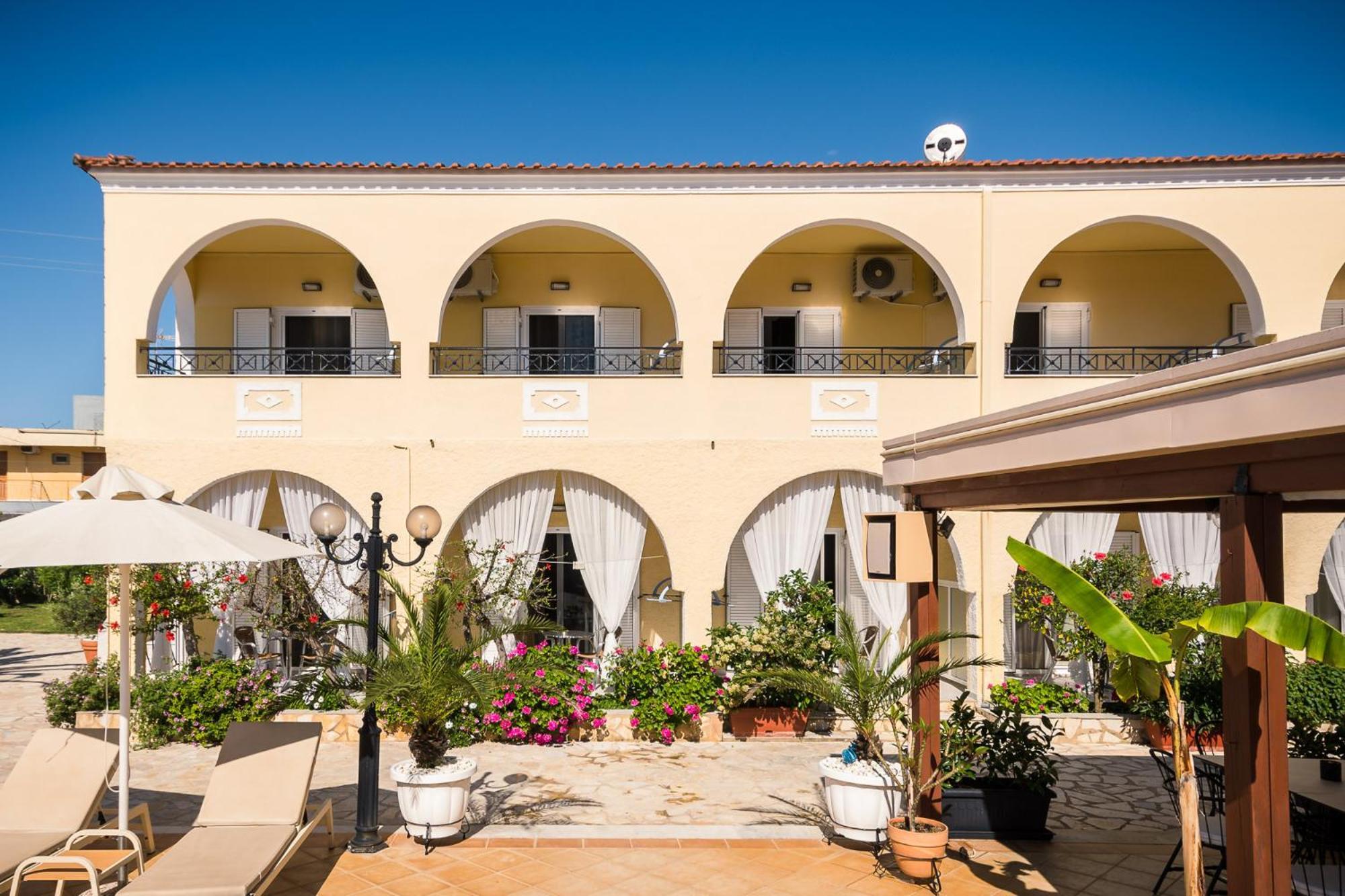 Konstantina Apartments Kávos Dış mekan fotoğraf