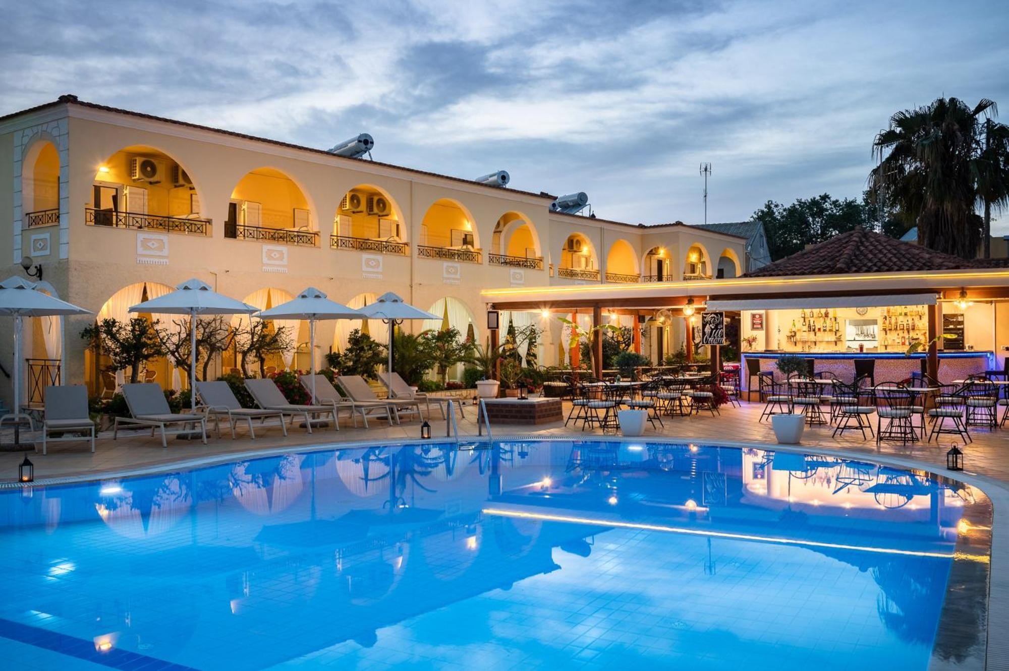 Konstantina Apartments Kávos Dış mekan fotoğraf
