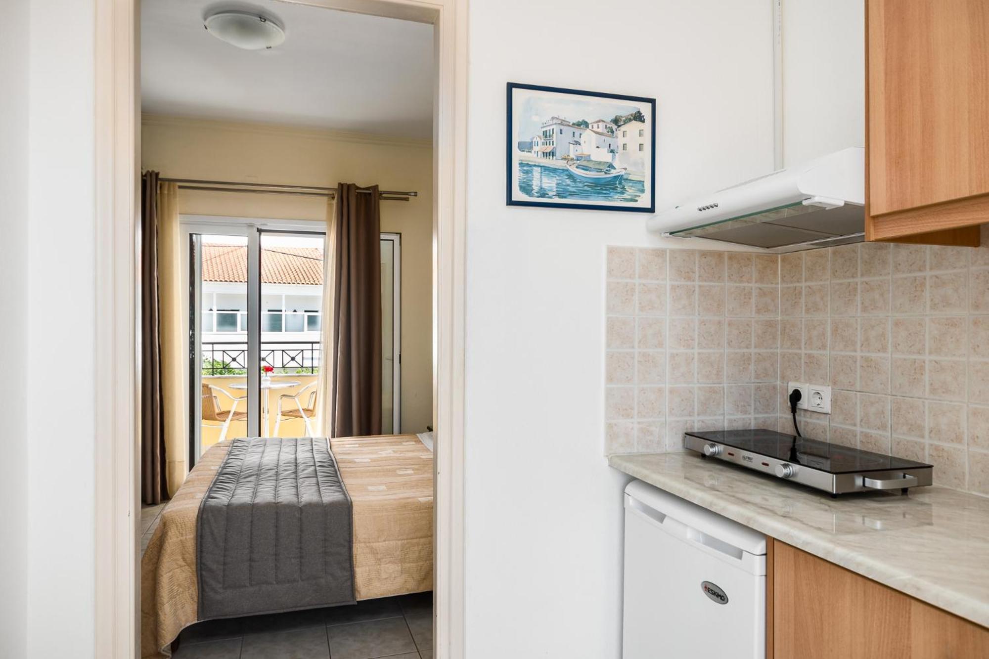 Konstantina Apartments Kávos Dış mekan fotoğraf