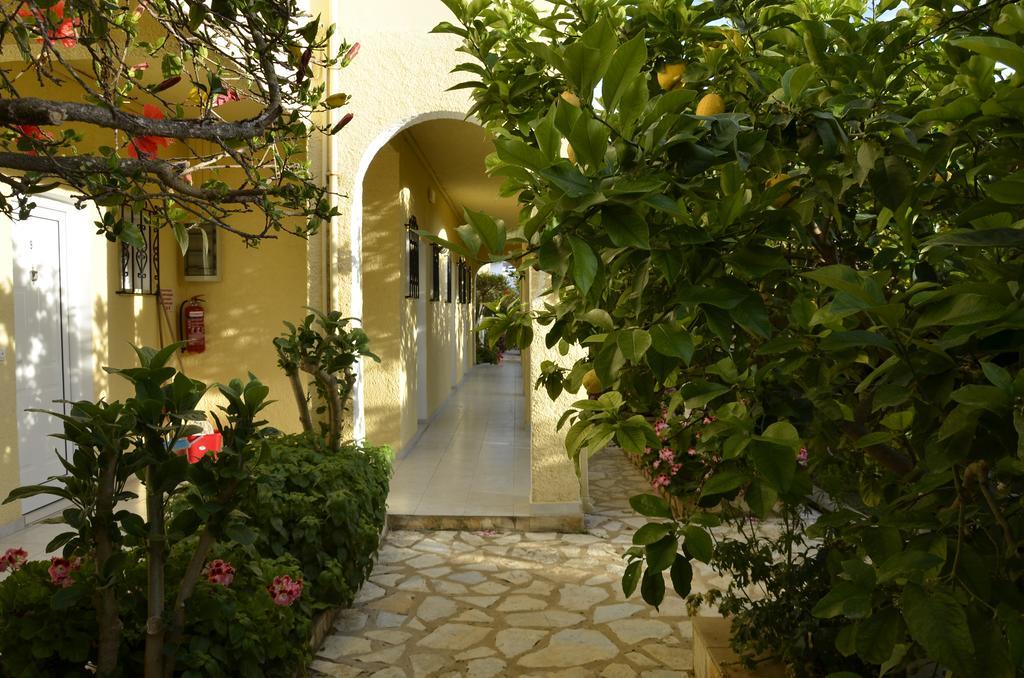 Konstantina Apartments Kávos Dış mekan fotoğraf